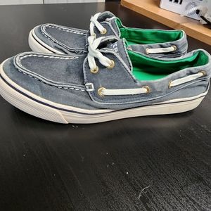 Moving sale 30% off bundlesSize 6.5 denim Sperrys